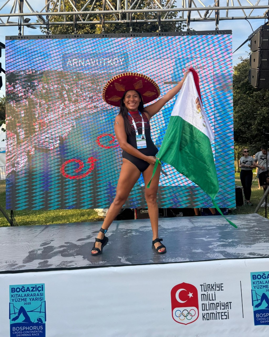 La nadadora poblana Dyana Loredo, originaria de Tehuacán, conquistó el Cruce Intercontinental del Bósforo en&nbsp;Estambul