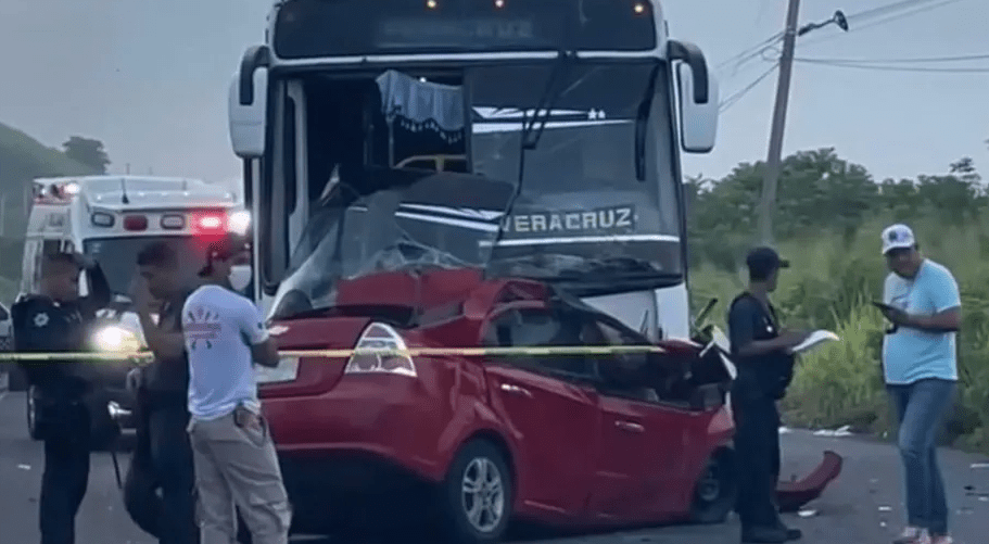Cinco muertos, entre ellos tres menores, en accidente carretero en&nbsp;Veracruz