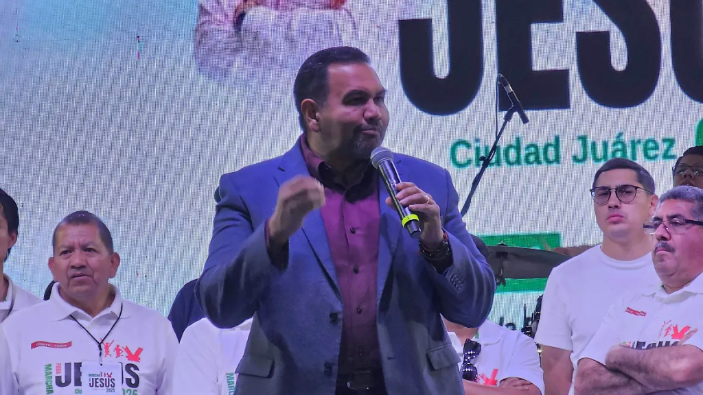 Cruz Pérez Cuéllar participa en la “Marcha para Jesús 2025” en Ciudad&nbsp;Juárez