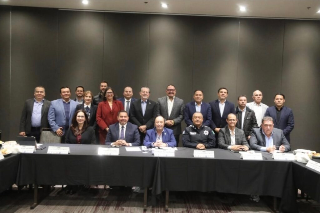 Cruz Pérez Cuéllar apuesta por movilidad y presenta agenda de obras a&nbsp;empresarios