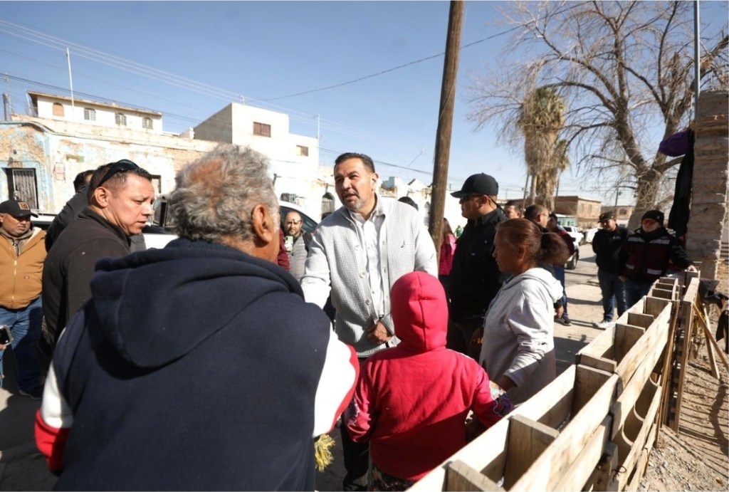 Cruz Pérez Cuéllar cierra el 2025 visitando a familias&nbsp;juarenses