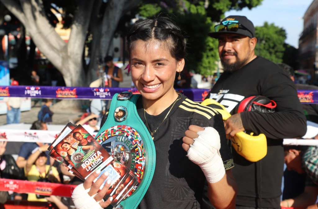 Gaby la bonita sánchez 001