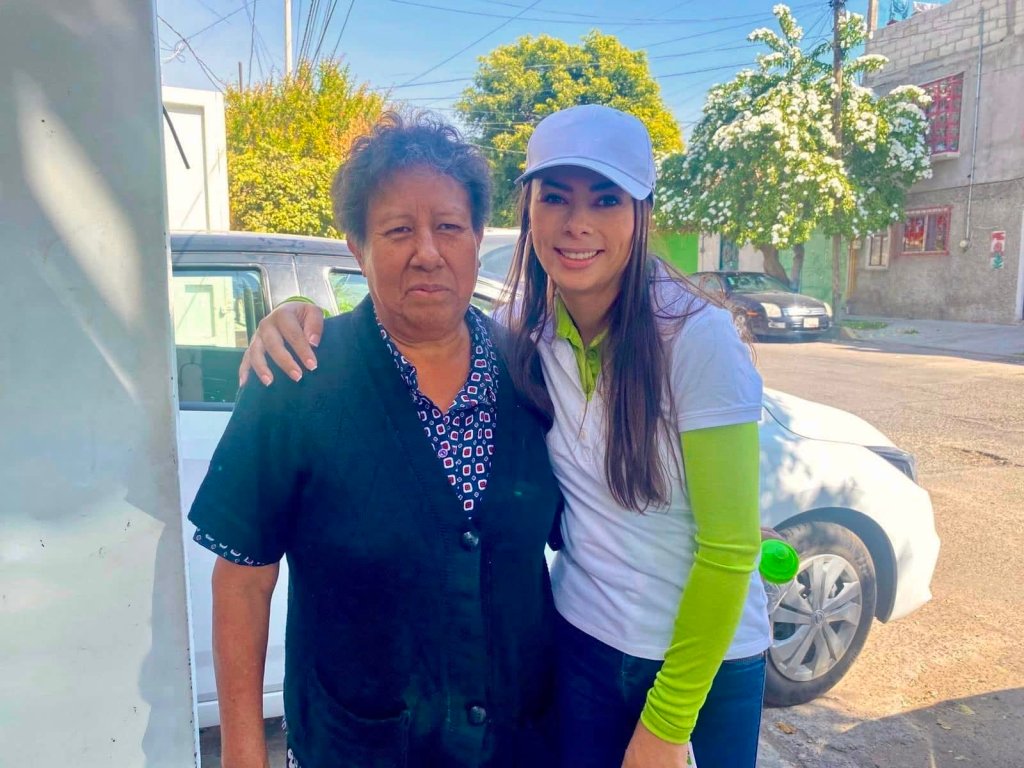 María de la Barreda recorre el Distrito 17 y reafirma su compromiso de escuchar a las familias